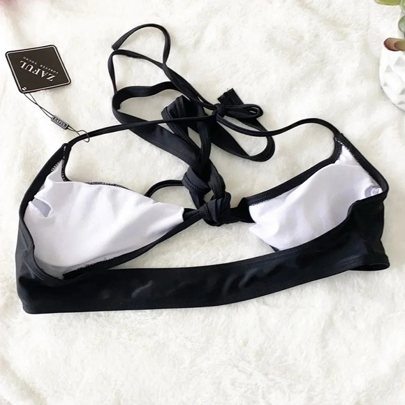 Zaful black tie front bikini top - Picture 3 of 5